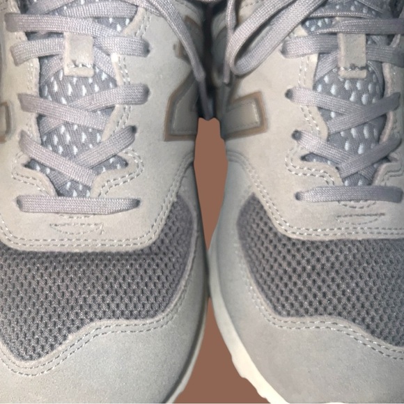 New Balance Women’s 574 Artic Sky Shoe/Sneaker | Color: Grey/Rose Gold 🩶🩶👟👟 - Picture 10 of 15